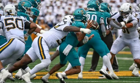 Players stepping up after early WVU defensive line injuries